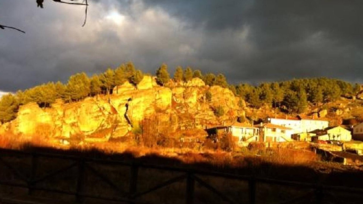Rabanera del Pinar House | Holiday Apartment "Casa Rural Roblegordo" with Mountain View, Private & Shared Terrace