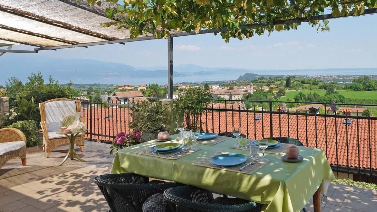 Castello Apartment | Holiday apartment Puegnago sul Garda for 1 - 6 persons with 2 bedrooms - Holiday apartment