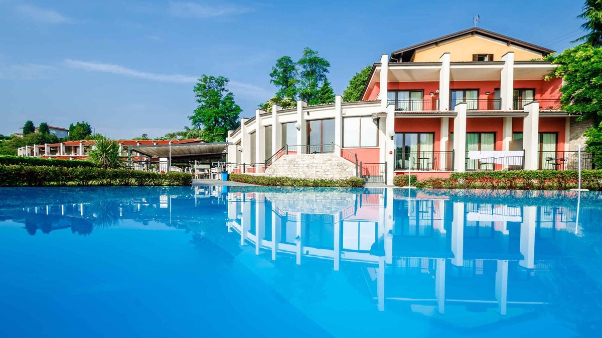 Villaggio Sanghen Apartment | Holiday apartment with air conditioning, internet and balcony with lake view
