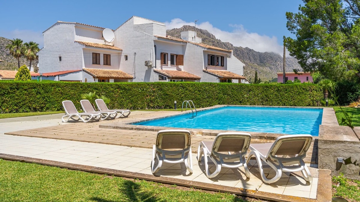 Les Palmeres Apartment | Holiday Apartment 'Los Molinos' with Mountain View, Pool, Balcony & Wi-Fi