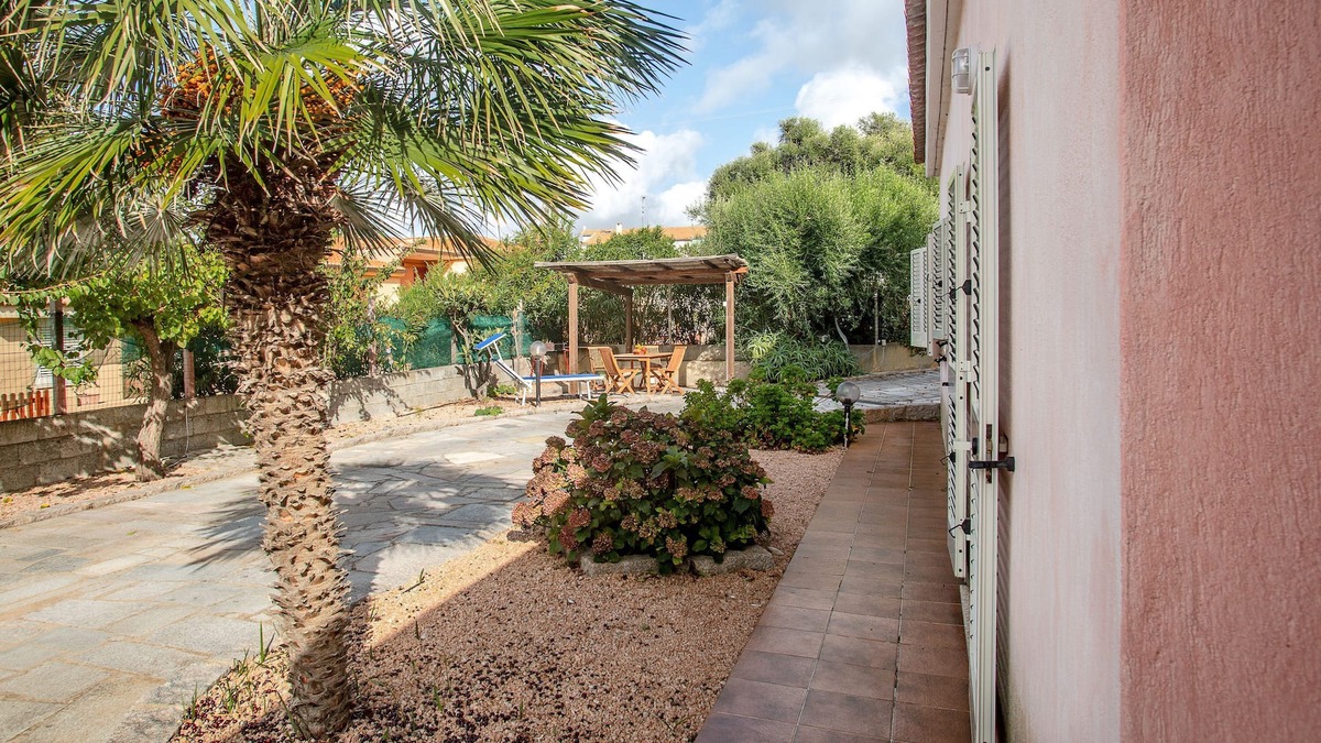 Paduledda Apartment | Holiday Apartment with Fireplace, Garden & Terrace; Parking Available