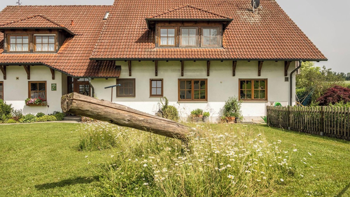 Deggenhausertal Apartment | Holiday Apartment 1 on “Wagenberg” Farm with Mountain View, Wi-Fi & Garden