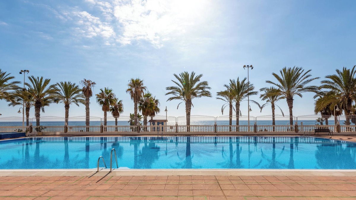 Algarrobo Apartment | Holiday Apartment 60 metres from the Beach with Sea Views, Terrace, A/C & Wi-Fi
