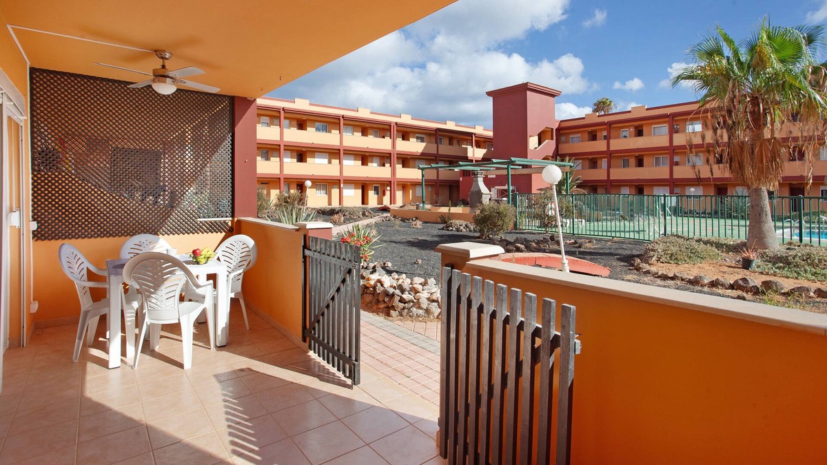Parque Holandes Apartment | Holiday Apartment "La Caleta 24, Beira Mar" with Sea View, Shared Pool & Wi-Fi