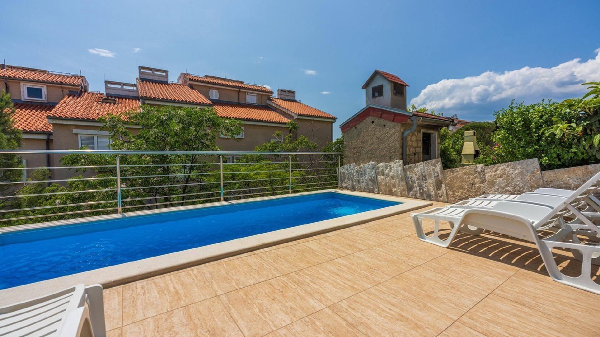 Novi Vinodolski Apartment | Holiday apartment Novi Vinodolski for 2 - 12 persons with 5 bedrooms - Holiday apartment