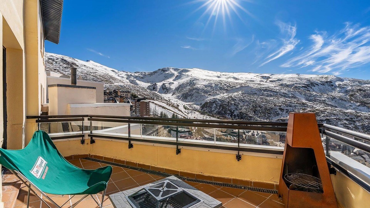 Pradollano Apartment | Holiday apartment "Atico 10 G" near slopes with private terrace Wi-Fi (Free), parking space (Free), parking space
