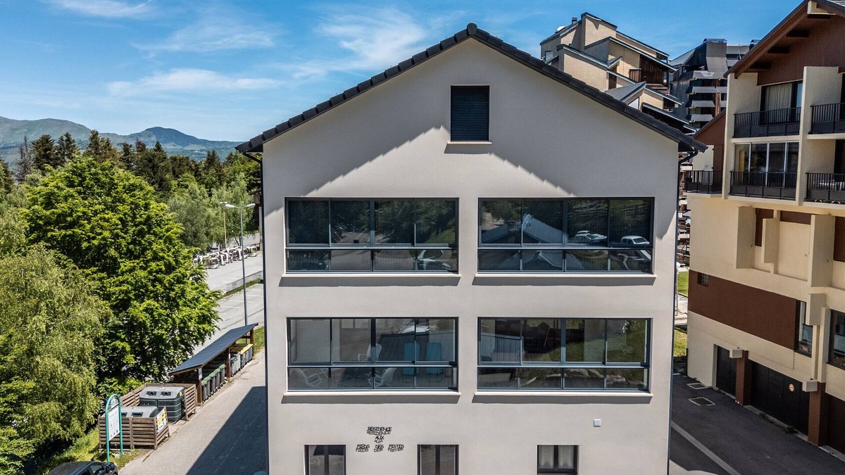 Ax-les-Thermes Apartment | Holiday Apartment "Résidence Pieds Des Pistes" near Slopes with Private Terrace & Wi-Fi