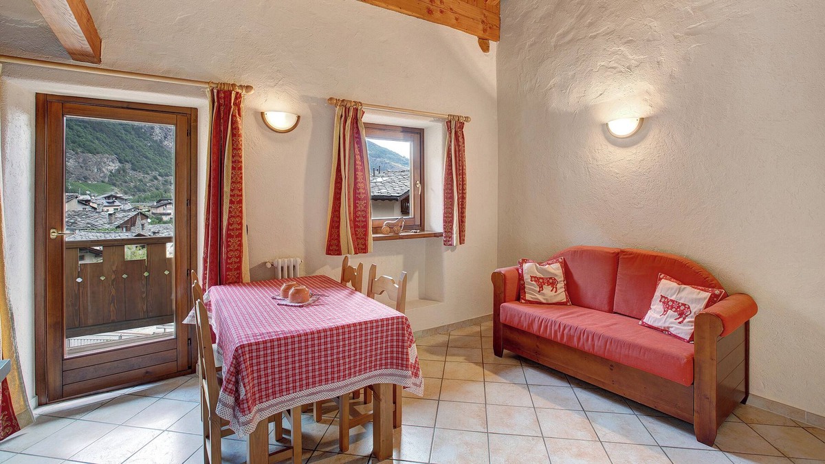 Arvier Apartment | Holiday Apartment "Maison Godioz - 3" with Mountain View & Wi-Fi