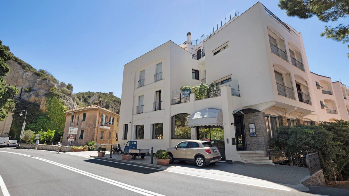 Varigotti Apartment | Holiday Apartment 6 Mehari close to the Beach with Balcony & Wi-Fi