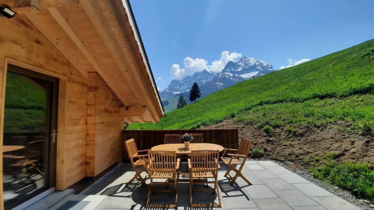 Adelboden Ski Chalet | Holiday apartment Adelboden for 1 - 10 persons with 3 bedrooms - Farmhouse