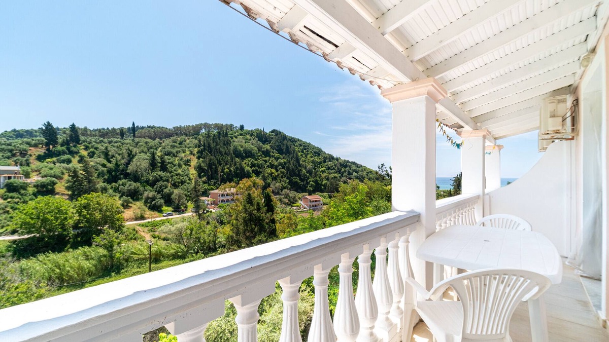 Gardenos Apartment | Holiday Apartment 'Ariel Apartment 4' with Sea View, Balcony & Wi-Fi