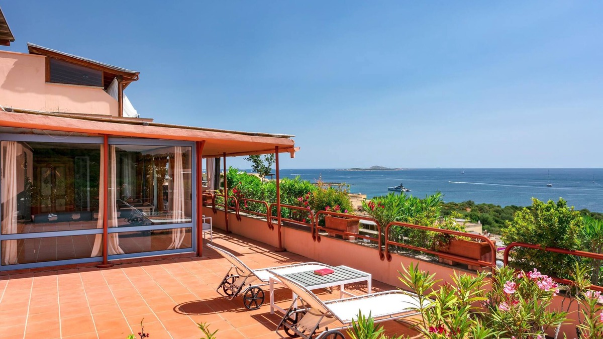 Portisco Apartment | Holiday Apartment Attico Asfodeli with Sea View