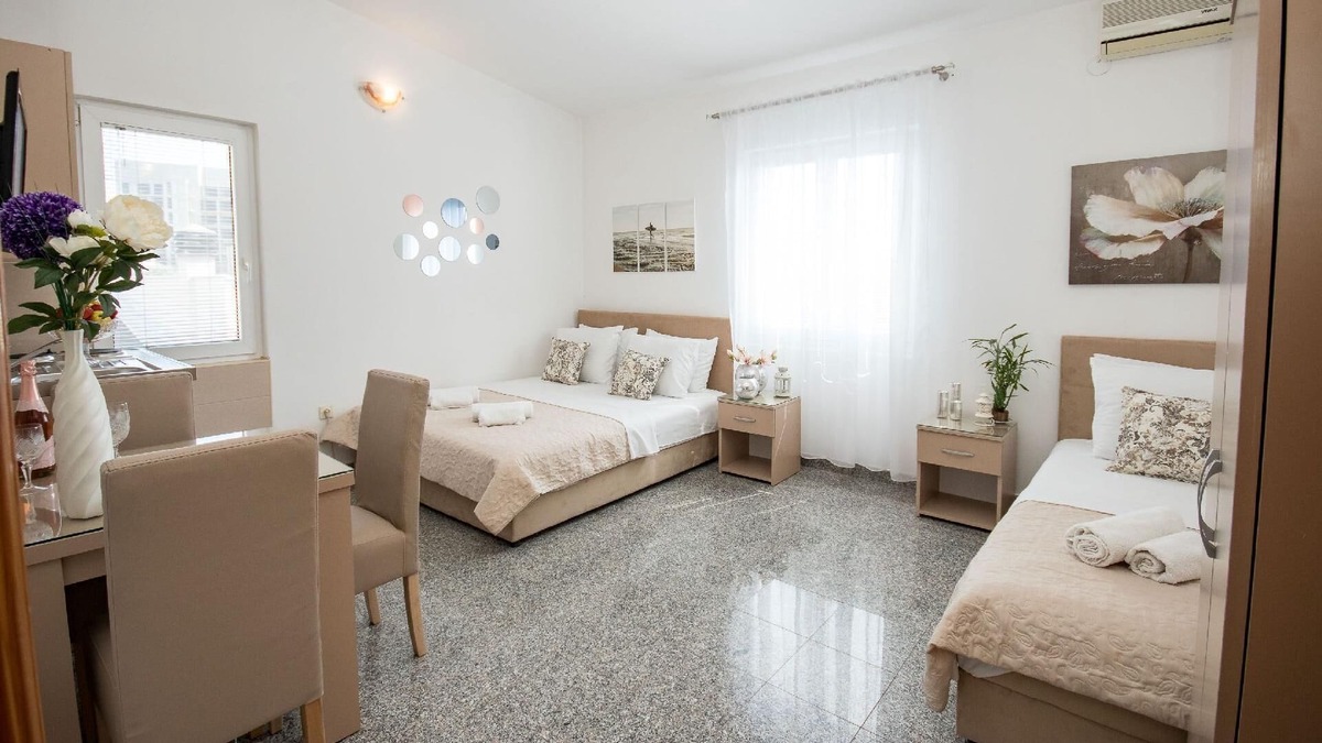 Zeljeznica Apartment | Holiday apartment Bar for 1 - 3 persons with 1 bedroom - Twin house