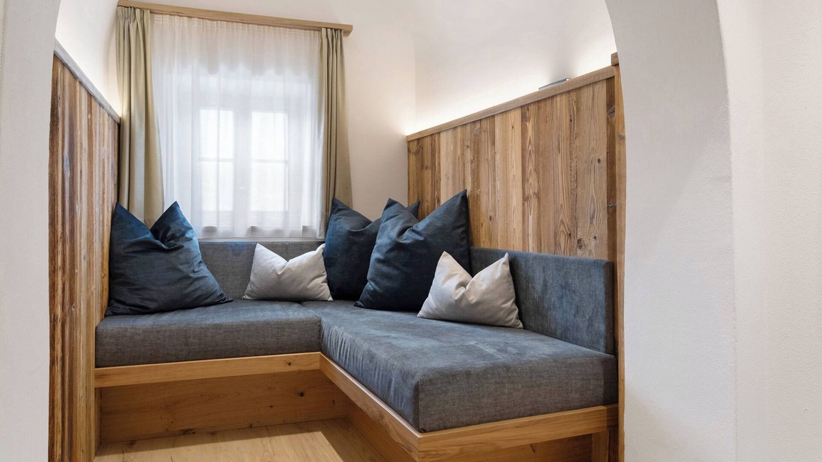 Silandro Apartment | Holiday Apartment 'Bertollhof Weingenuss' with Mountain View, Shared Terrace and Wi-Fi