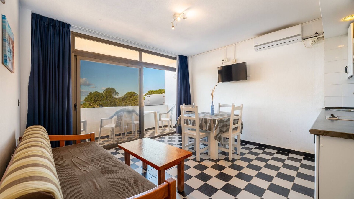Es Pujols Apartment | Holiday Apartment "Bilo 301" with Private Terrace & Wi-Fi