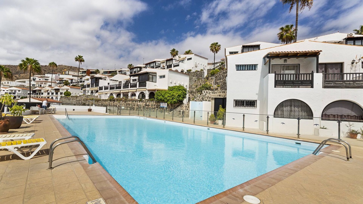 Arguineguin Apartment | Holiday Apartment 'Bungalow Josephin' with Shared Pool, Private Terrace and Wi-Fi