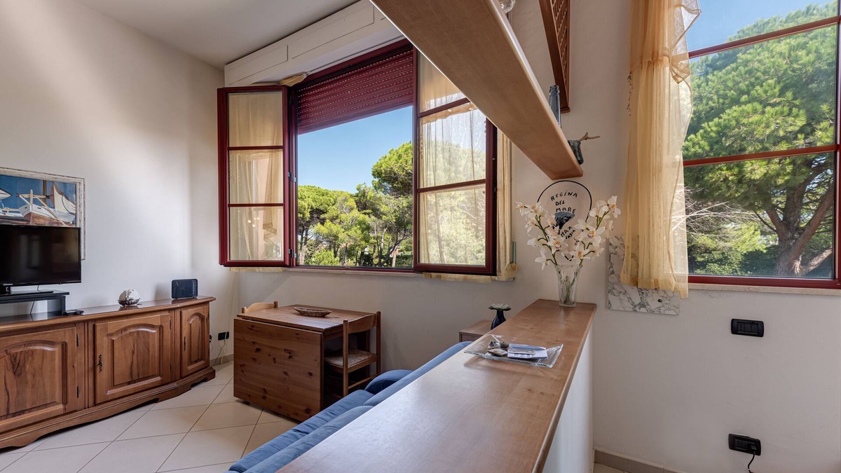 Calambrone Apartment | Holiday Apartment "Casa Boss Tirrenia Stella Maris" with A/C & Wi-Fi