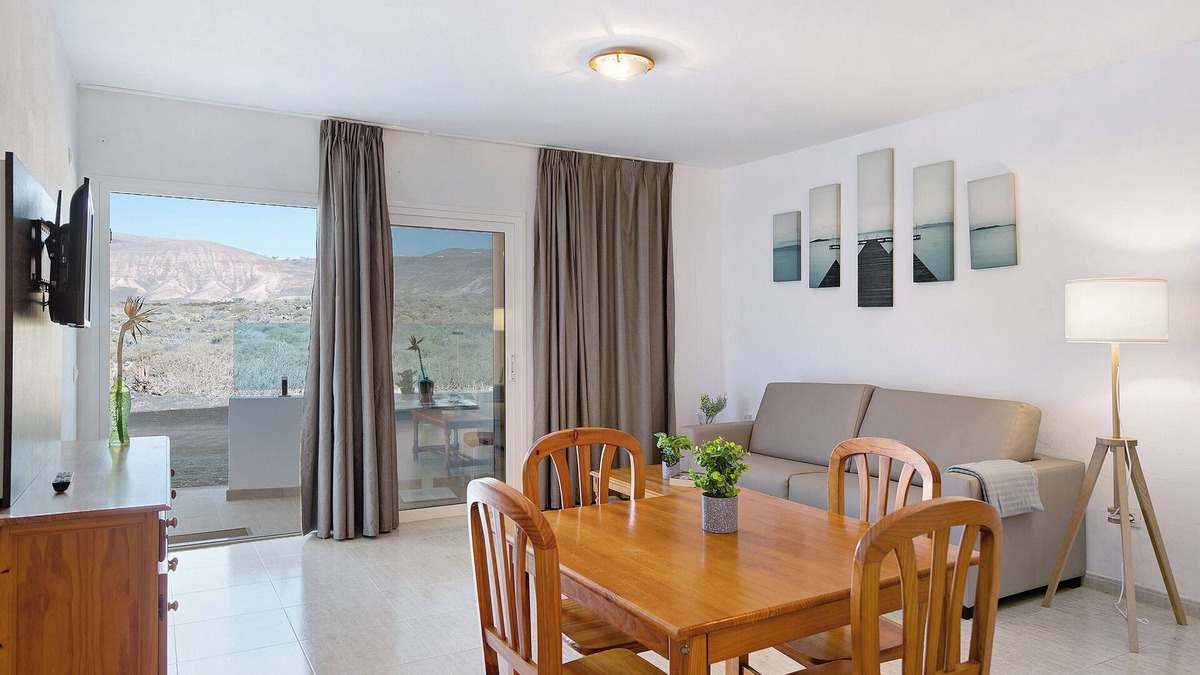 Arrieta Apartment | Holiday Apartment “Callao Beach 5” with Mountain View, Terrace & Wi-Fi
