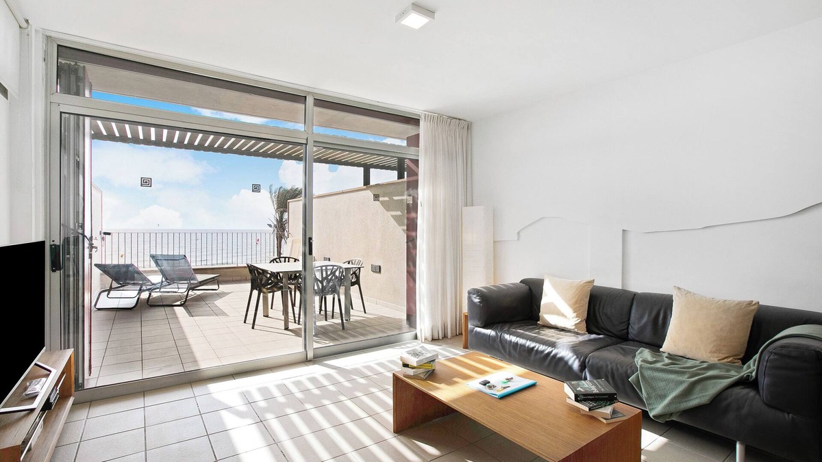 El Medano Apartment | Holiday Apartment 'Casa Médano 16 By Médano Rentals' with Sea View, Terrace and Wi-Fi