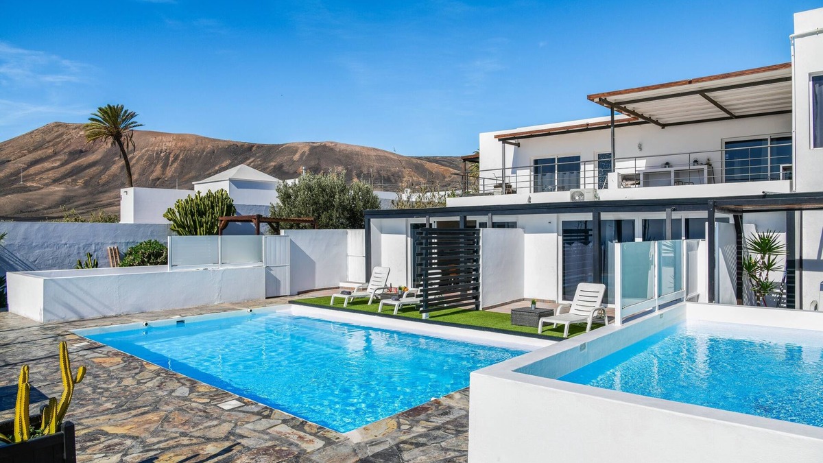 Macher House | Holiday Apartment "Casa Amanecer 3" with Sea View, Mountain View, Pool & Terrace
