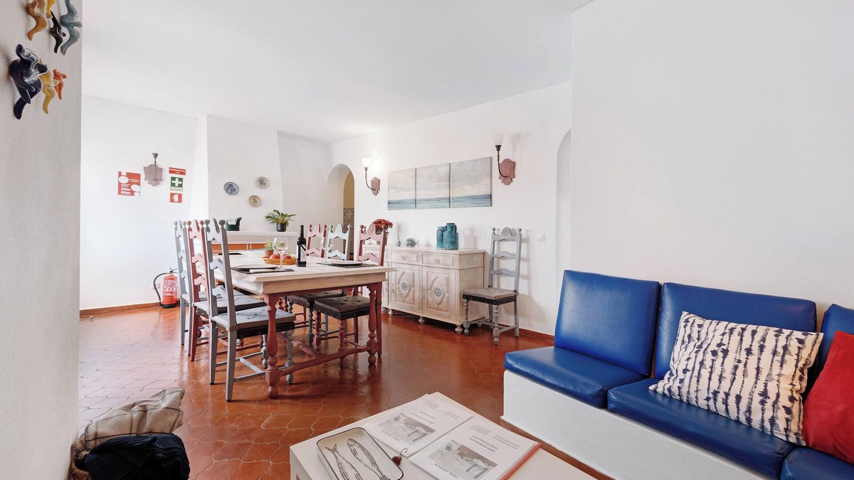 Espiche Apartment | Holiday Apartment "Casa Branca" with Private Terrace & Wi-Fi