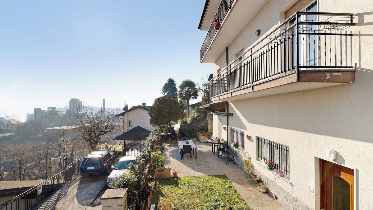 Verbania Apartment | Holiday Apartment Casa Bella with Lake View, Shared Garden & Wi-Fi