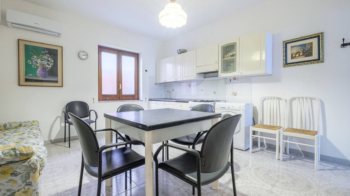 Canneto Apartment | Holiday Apartment "Case Vacanza Armando Trilo Canneto" with Shared Terrace & Wi-Fi