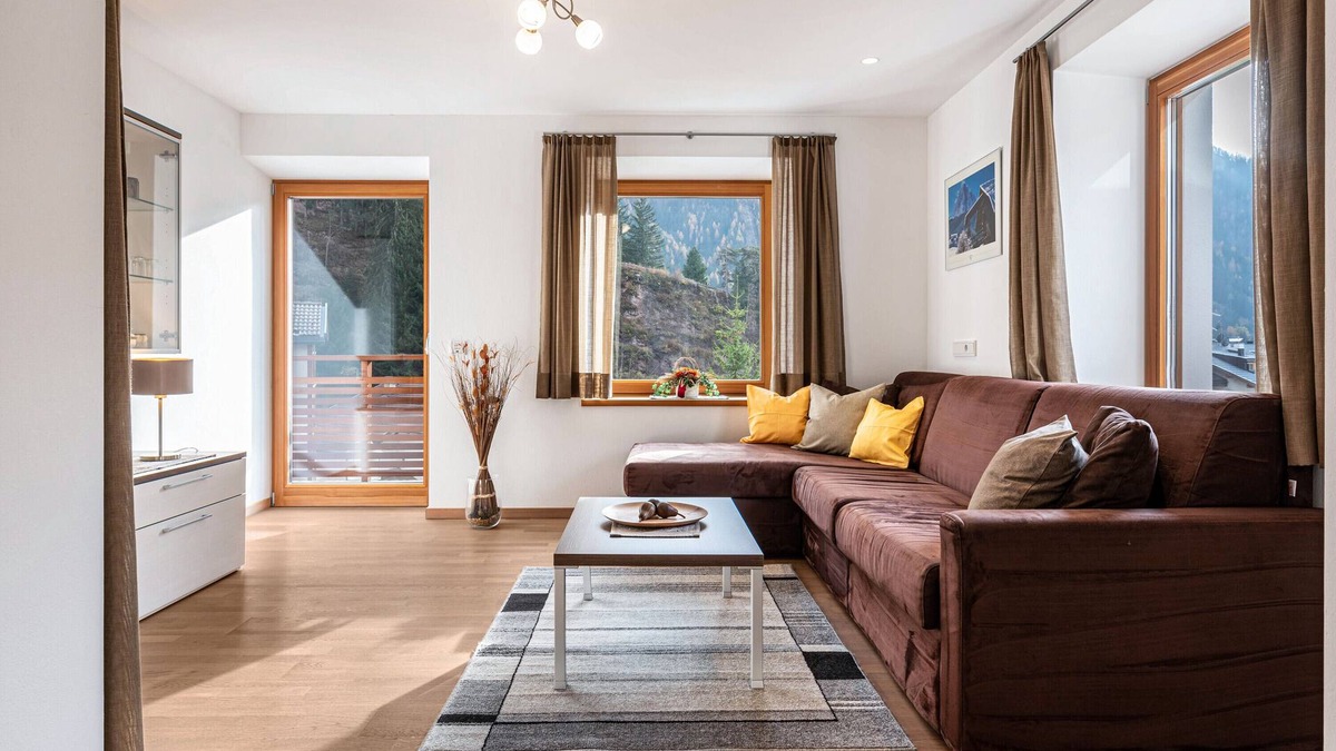 Ortisei Apartment | Holiday Apartment "Cesa Stefania" with Mountain View & Balcony