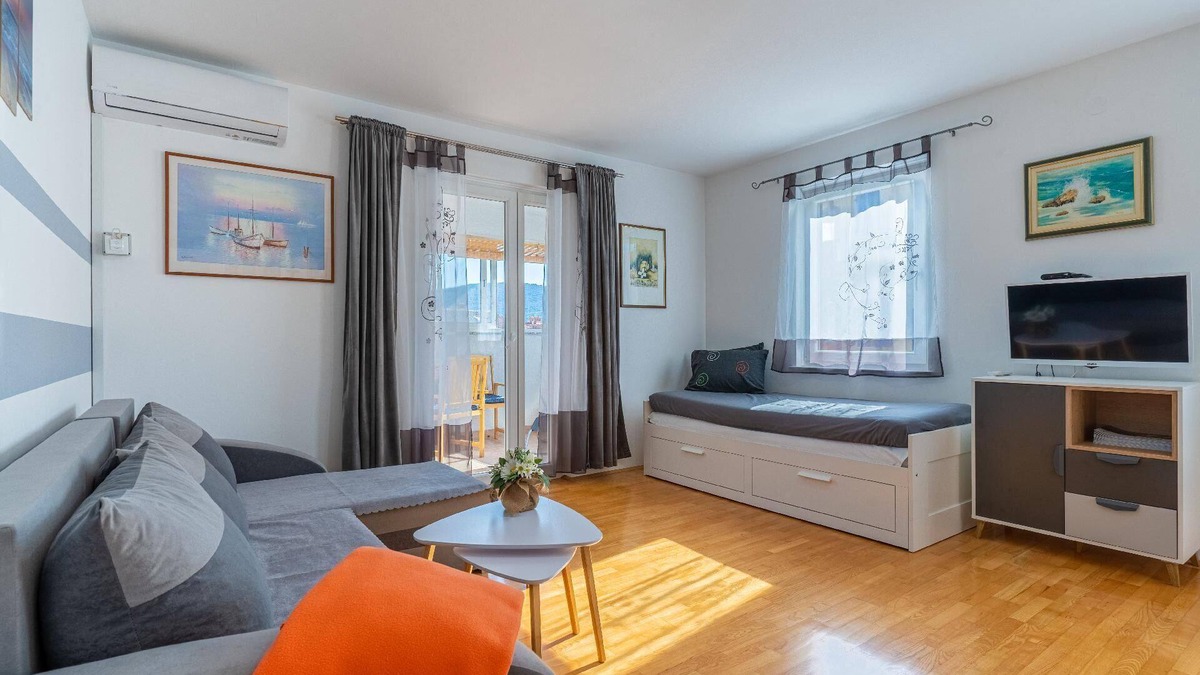 Cres Apartment | Holiday apartment Cres (Stadt) for 1 - 4 persons with 1 bedroom - Holiday apartment in one or multi-