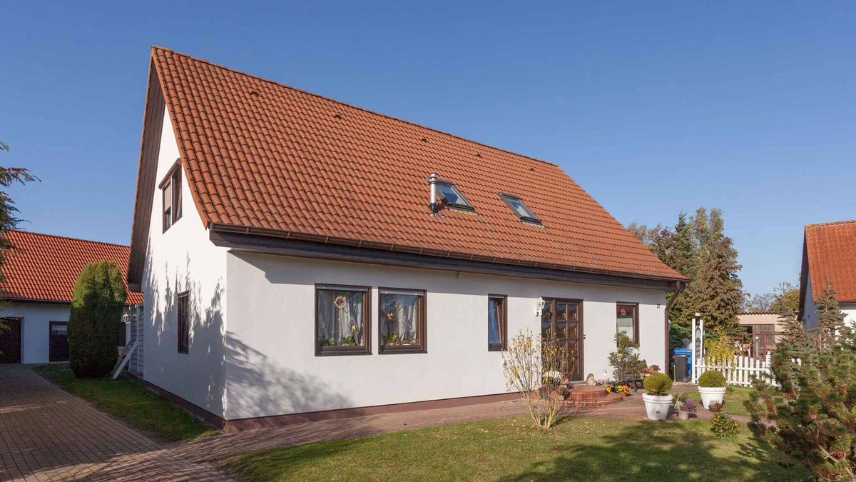 Altenkirchen Apartment | Holiday apartment with large garden and campfire place