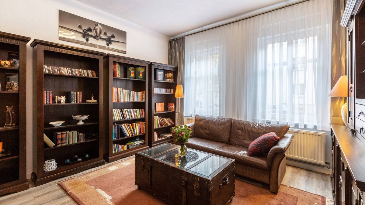 Dessau-Rosslau Apartment | Holiday Apartment 'Fewo Am Georgengarten - Apartment 2' with Shared Terrace and Wi-Fi