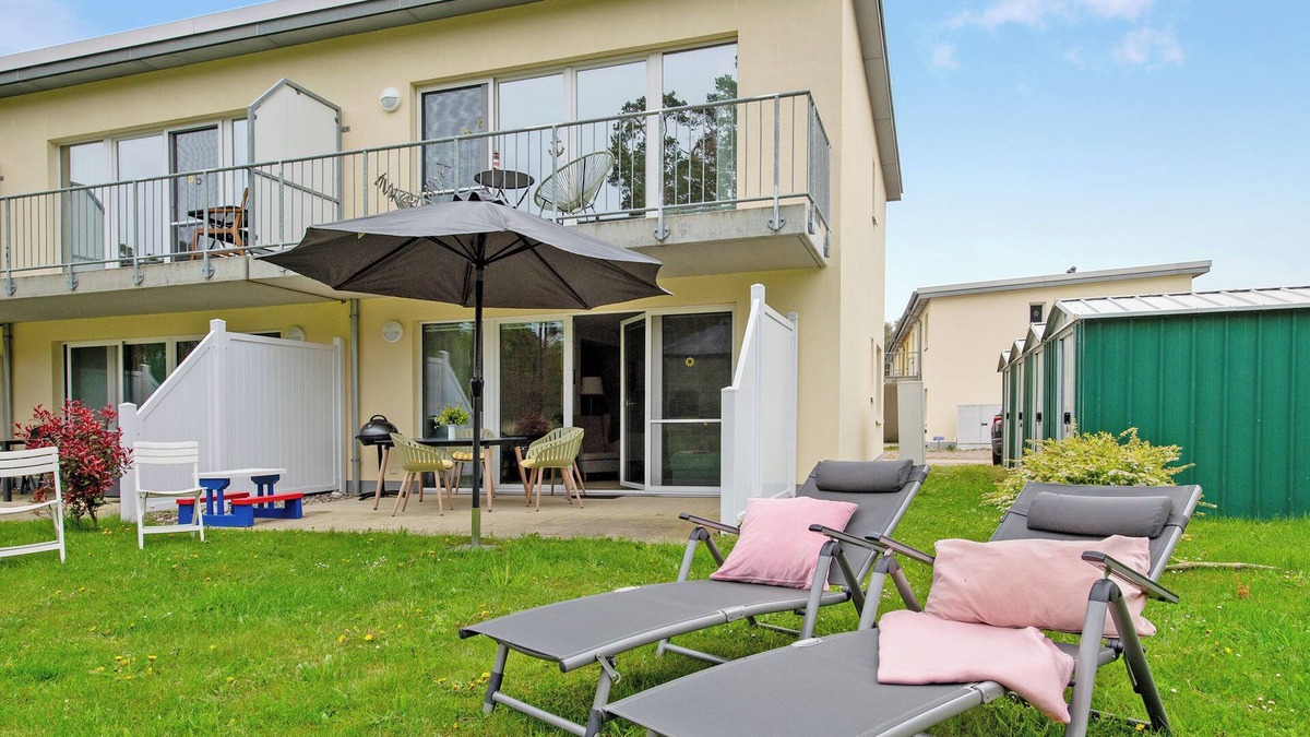 Gelbensande Apartment | Holiday Apartment 'Lieblingsinsel' with Private Terrace, Private Garden and Wi-Fi