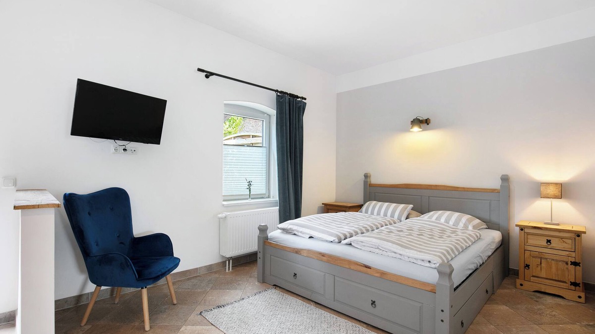 Ludwigsfelde Apartment | Holiday Apartment '4 - Weide' with Shared Terrace and Wi-Fi