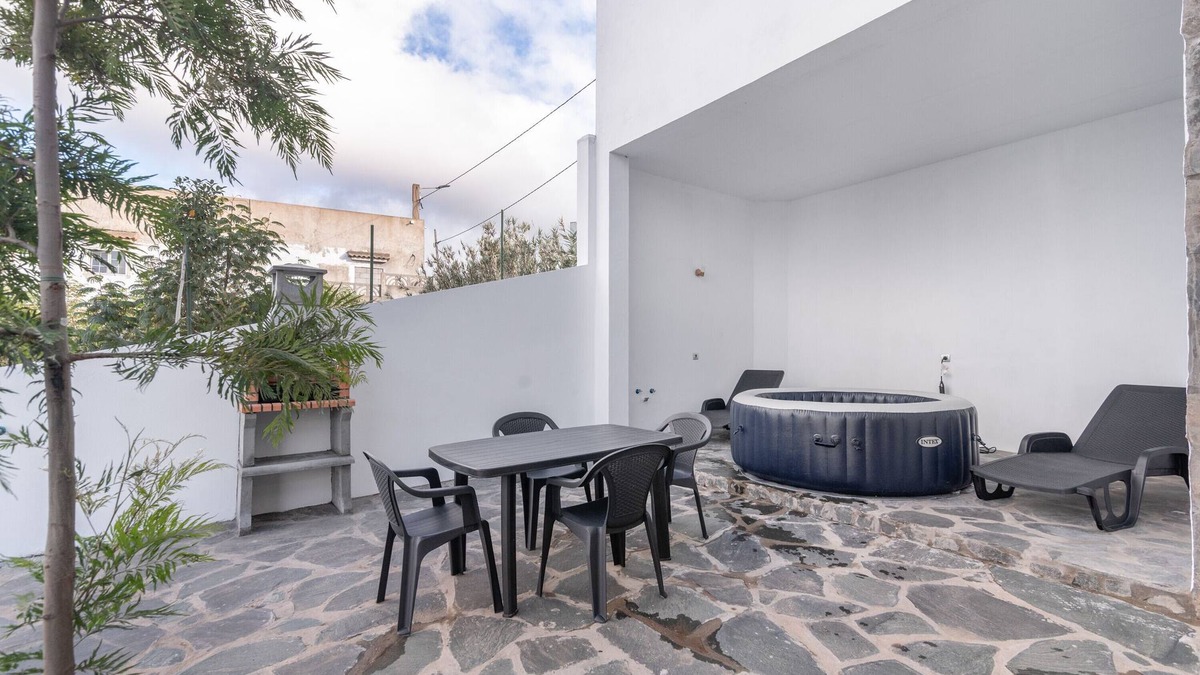 Santa Maria de Guia de Gran Canaria Apartment | Holiday Apartment 'El Mirador 1' with Sea View, Private Terrace and Wi-Fi