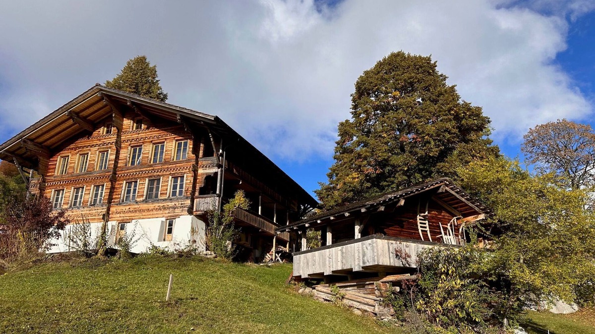 Hünibach Ski Chalet | Holiday apartment Habkern for 1 - 4 persons with 2 bedrooms - Farmhouse
