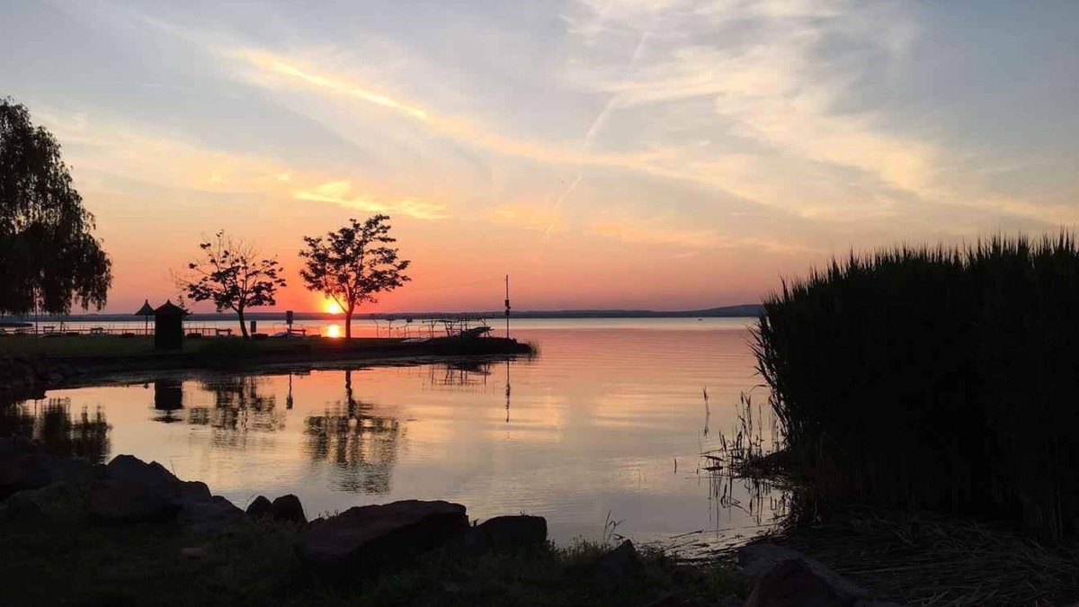 Balatonbereny Apartment | Holiday apartment with outdoor pool and balcony