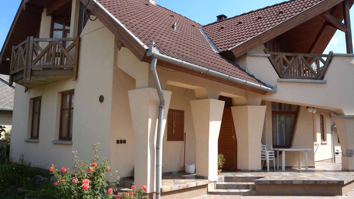 Balatonlelle Apartment | Holiday apartment in a quiet street nevertheless close to the center