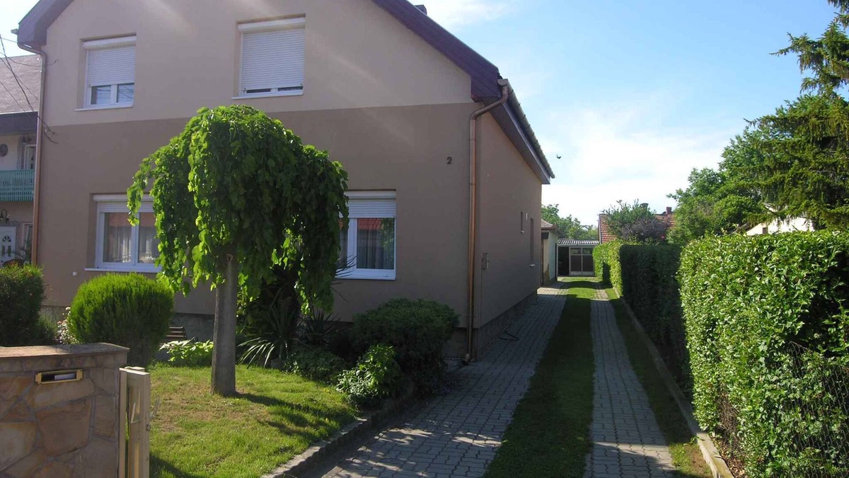 Balatonlelle Apartment | Holiday apartment nicely furnished with Wi-Fi and air conditioning