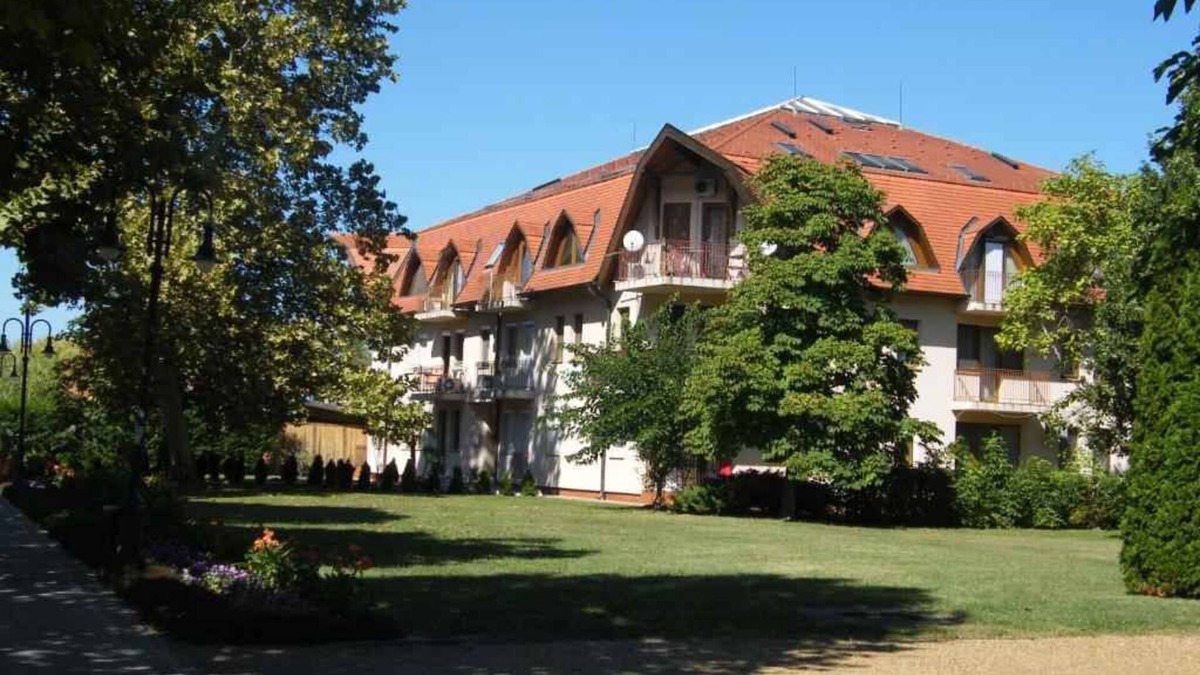 Balatonlelle Apartment | Holiday apartment In the city center with air conditioning