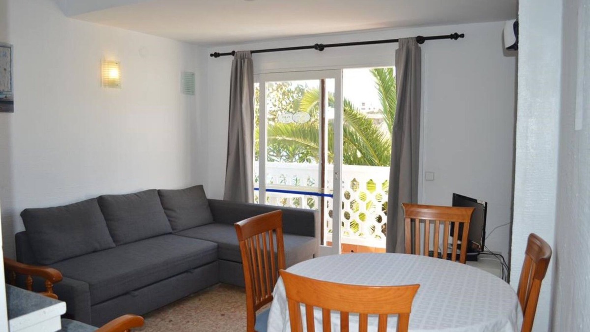 Es Canar Apartment | Holiday Apartment in a Well-Maintained Complex with Wi-Fi and Balcony