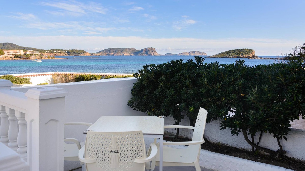 Es Canar Apartment | Holiday Apartment in a Well-Maintained Complex with AC and Terrace