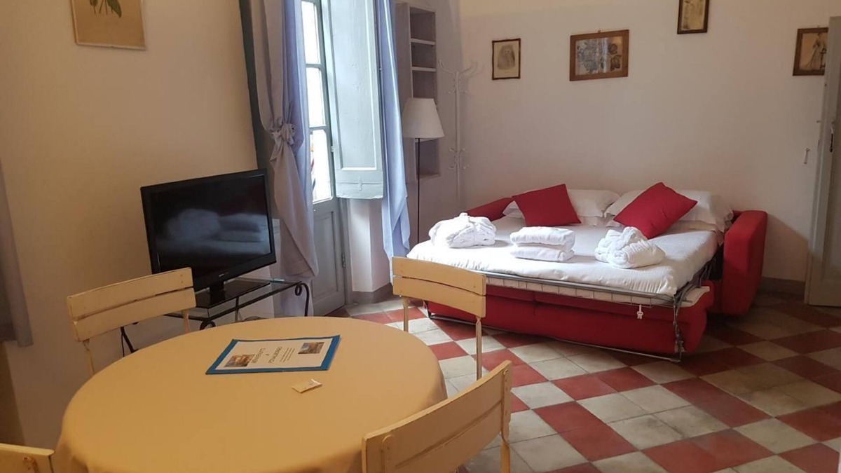 Finalborgo Apartment | Holiday apartment Finale Ligure for 1 - 2 persons - Historical building