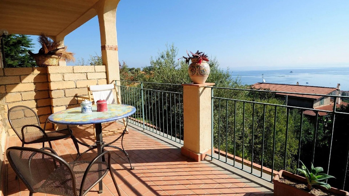 Sorrentini Apartment | Holiday apartment Gioiosa Marea for 1 - 4 persons with 1 bedroom - Holiday apartment