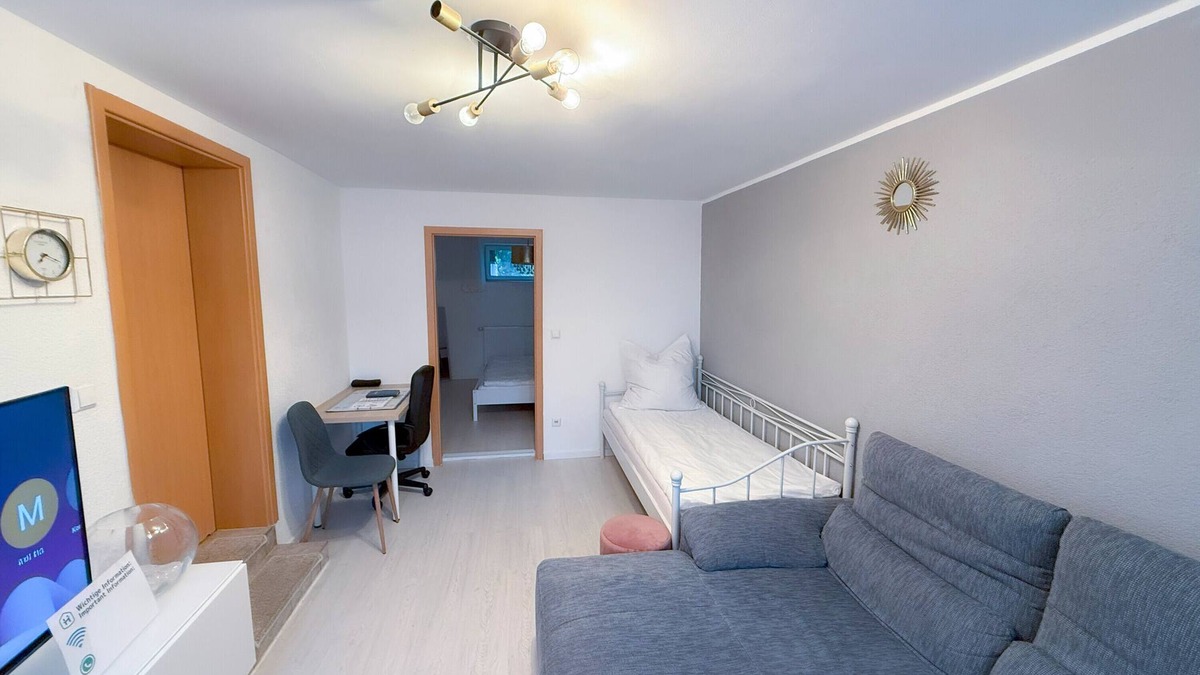 Knittlingen Apartment | Holiday Apartment 'Knittlingen' Dishwasher, Washing Machine, FREE Wifi, Private Parking