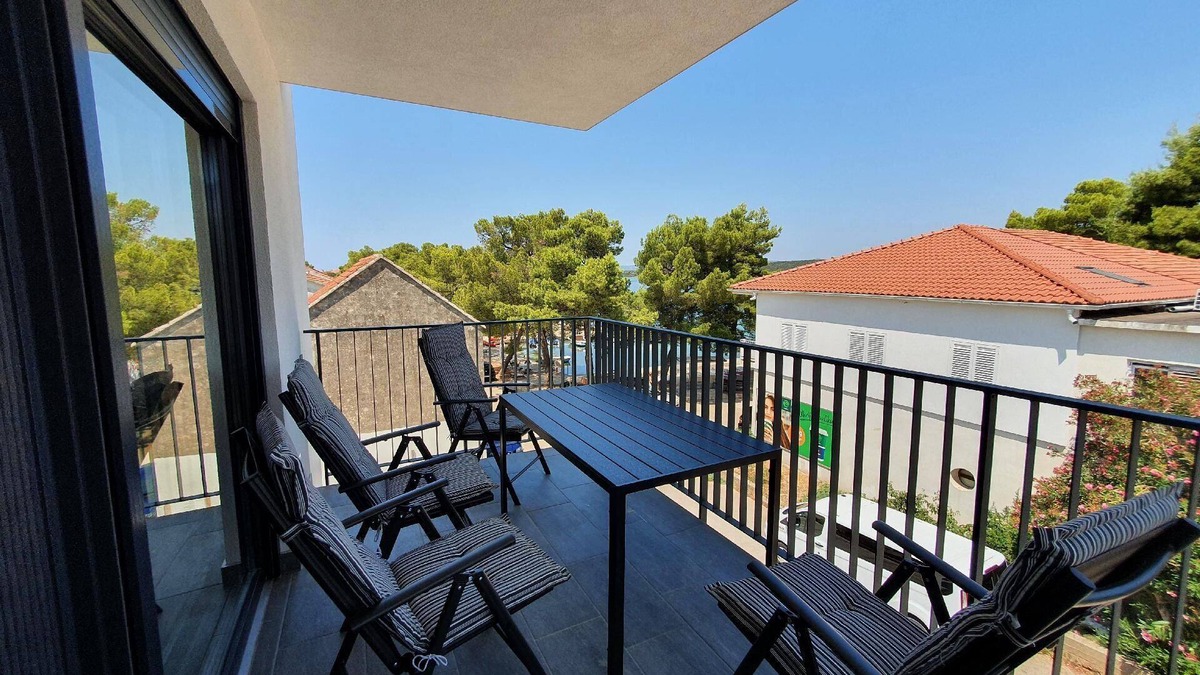 Loviste Apartment | Holiday apartment Lovište for 1 - 4 persons with 1 bedroom - Row house