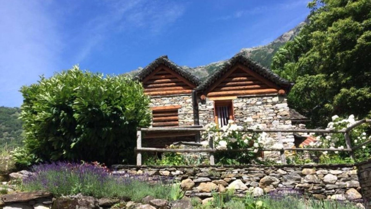 Lavizzara House | Holiday apartment Menzonio for 1 - 2 persons - Holiday house