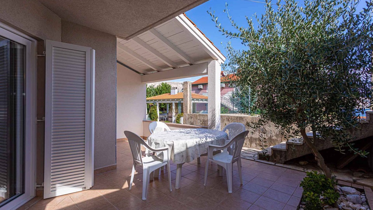 Baska Apartment | Holiday apartment near the sea with barbecue and panoramic view