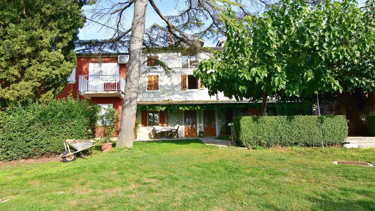 Katoro Apartment | Holiday apartment near the beach with terrace