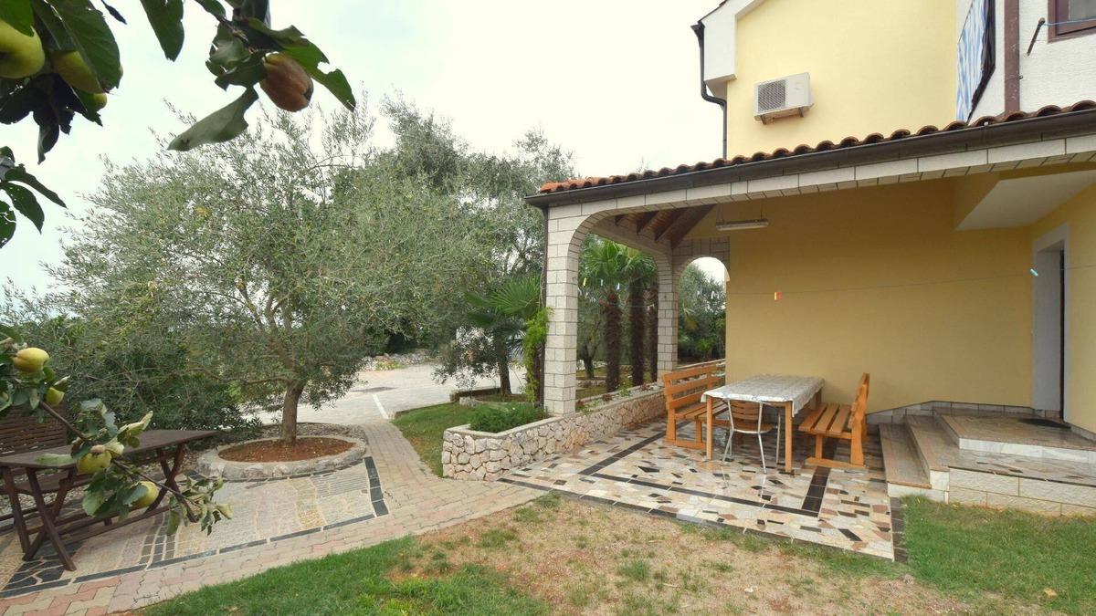 Njivice Apartment | Holiday apartment Njivice for 1 - 10 persons with 4 bedrooms - Holiday apartment