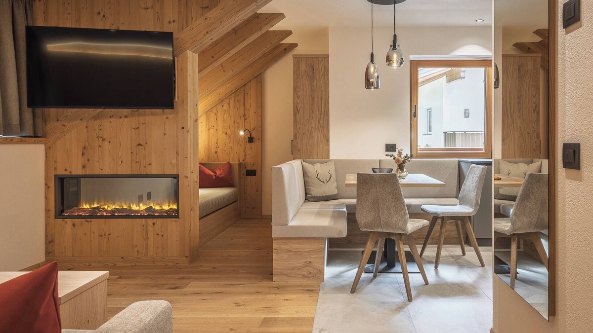 Mantana Apartment | Holiday Apartment "Promberger - Corones" with Balcony, Mountain View and Sauna